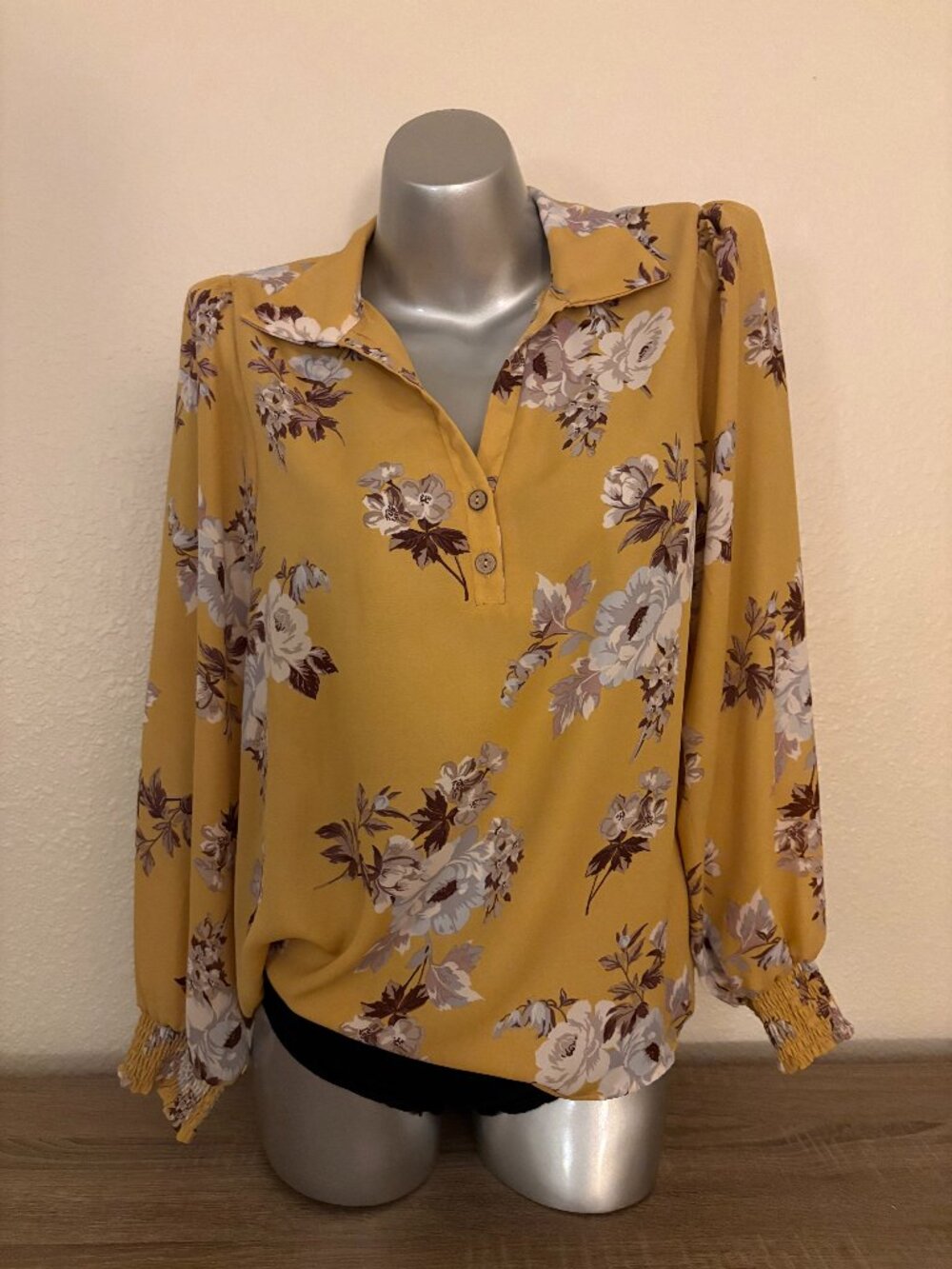 Brand New Floral Blouse Size Medium